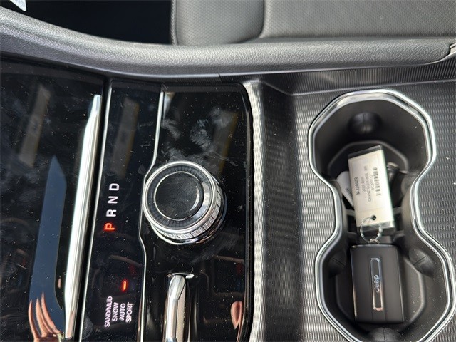 Jeep Grand Cherokee Vehicle Full-screen Gallery Image 22