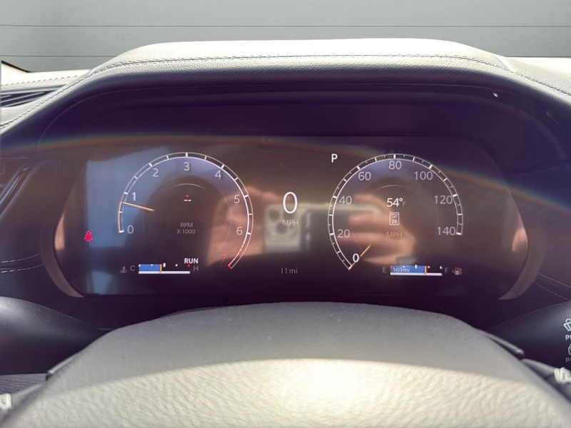 Jeep Grand Cherokee Vehicle Full-screen Gallery Image 13