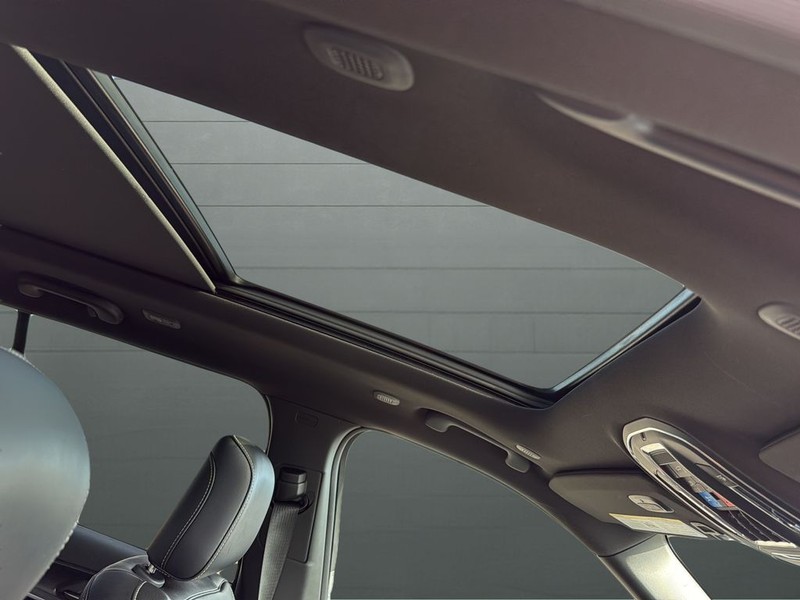 Jeep Grand Cherokee Vehicle Full-screen Gallery Image 16