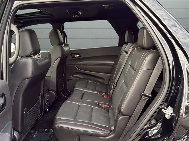 Dodge Durango Vehicle Full-screen Gallery Image 17