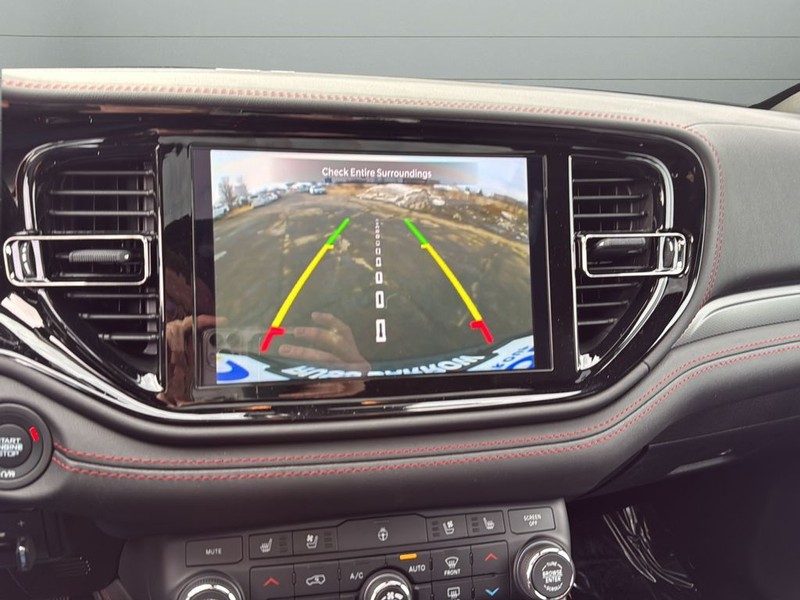 Dodge Durango Vehicle Full-screen Gallery Image 24