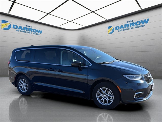 Chrysler Pacifica Vehicle Full-screen Gallery Image 7