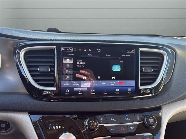 Chrysler Pacifica Vehicle Full-screen Gallery Image 20