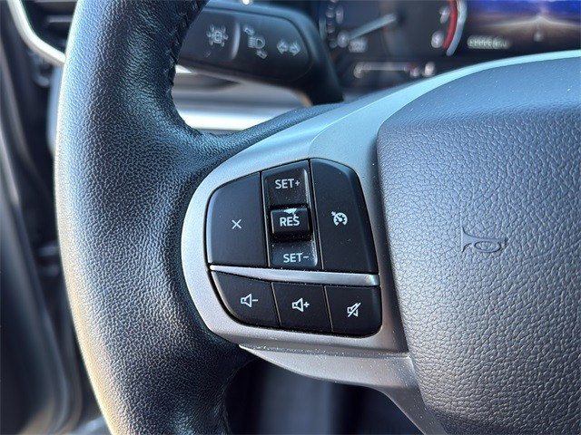 Ford Explorer Vehicle Full-screen Gallery Image 9