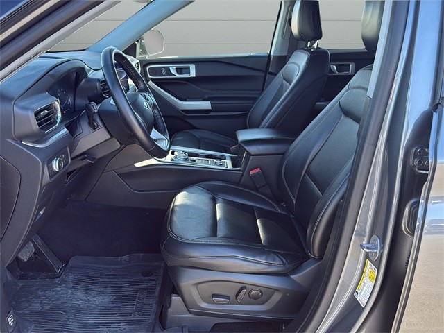 Ford Explorer Vehicle Full-screen Gallery Image 10