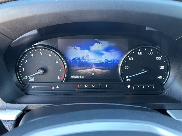 Ford Explorer Vehicle Full-screen Gallery Image 13