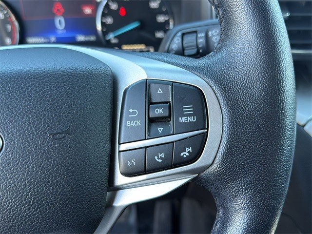 Ford Explorer Vehicle Full-screen Gallery Image 19