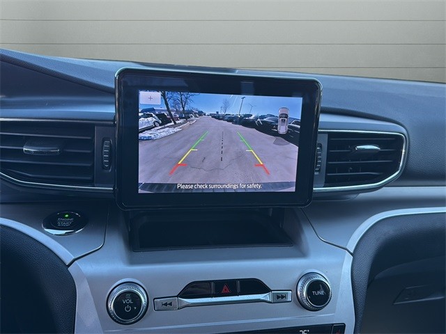 Ford Explorer Vehicle Full-screen Gallery Image 23