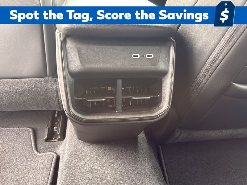 Dodge Charger Vehicle Full-screen Gallery Image 15