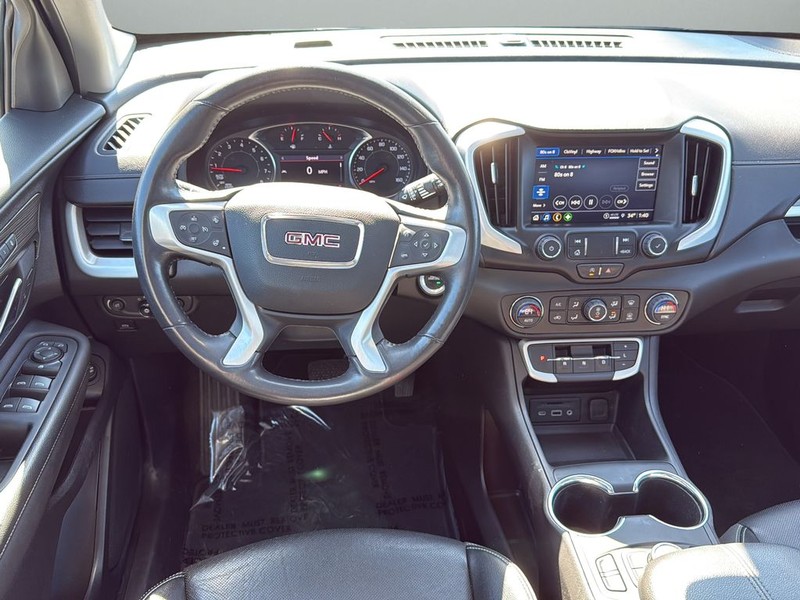 GMC Terrain Vehicle Full-screen Gallery Image 12