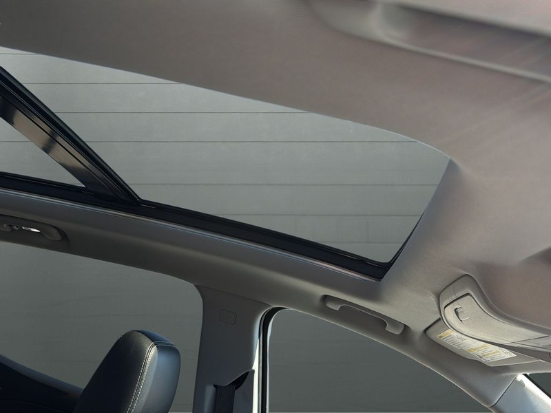 GMC Terrain Vehicle Full-screen Gallery Image 16