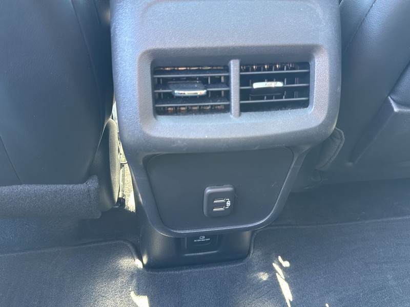 GMC Terrain Vehicle Full-screen Gallery Image 18