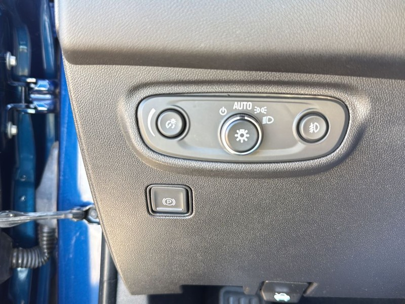 GMC Terrain Vehicle Full-screen Gallery Image 19