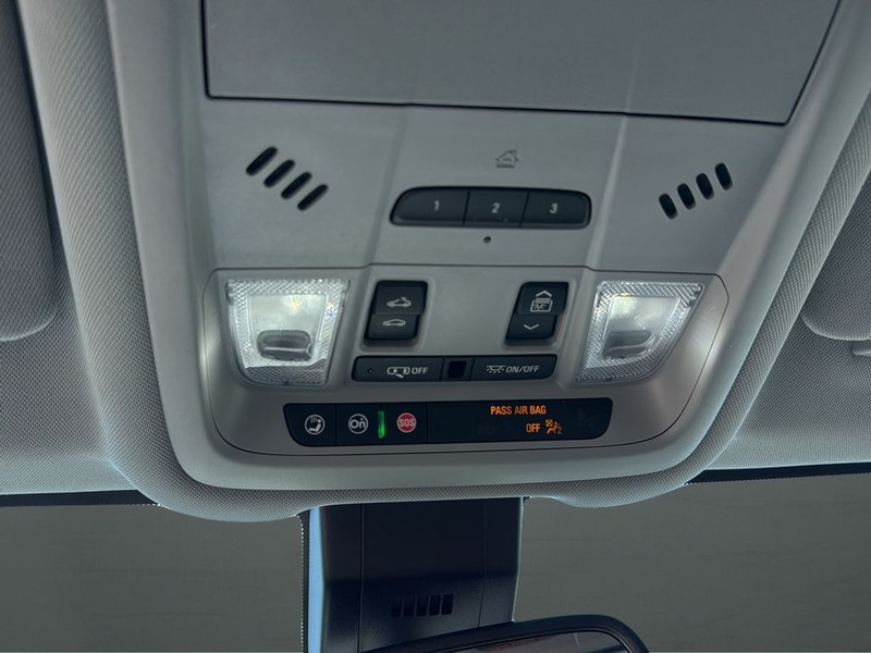 GMC Terrain Vehicle Full-screen Gallery Image 24