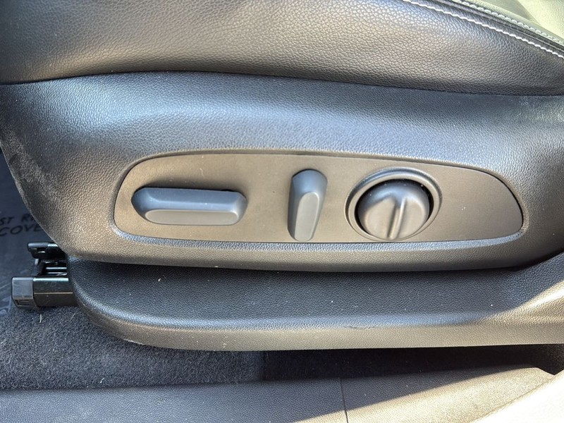 GMC Terrain Vehicle Full-screen Gallery Image 26