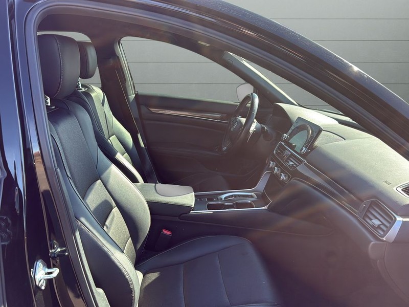 Honda Accord Hybrid Vehicle Full-screen Gallery Image 14