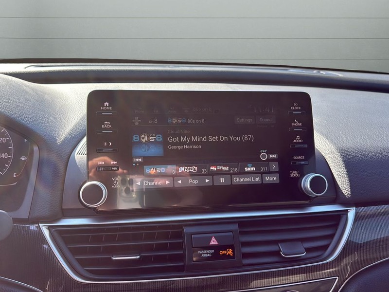 Honda Accord Hybrid Vehicle Full-screen Gallery Image 19