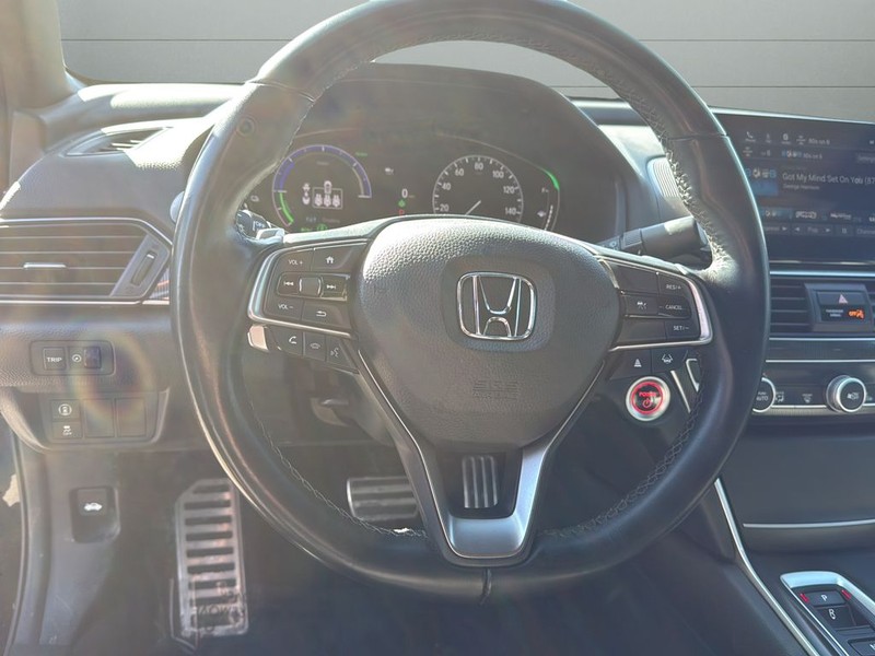 Honda Accord Hybrid Vehicle Full-screen Gallery Image 22