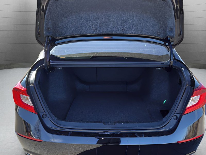 Honda Accord Hybrid Vehicle Full-screen Gallery Image 25