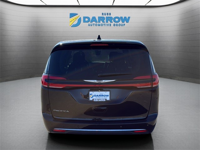 Chrysler Pacifica Vehicle Full-screen Gallery Image 4
