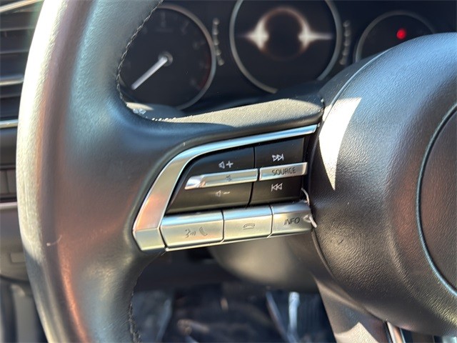 Mazda CX-30 Vehicle Full-screen Gallery Image 9