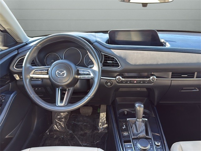Mazda CX-30 Vehicle Full-screen Gallery Image 12