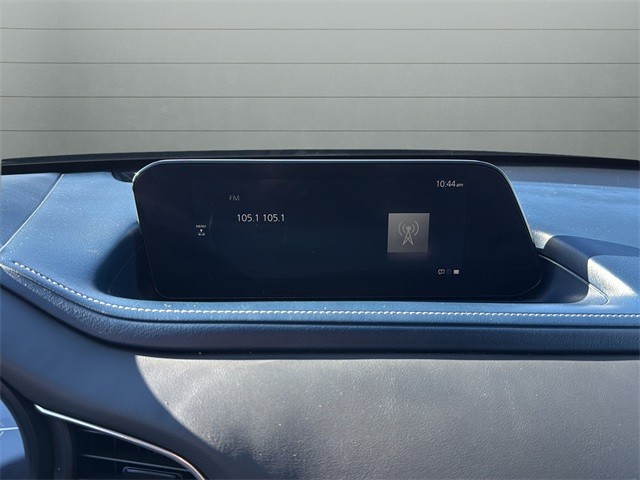 Mazda CX-30 Vehicle Full-screen Gallery Image 23