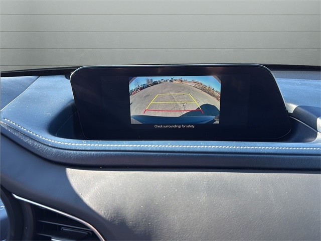 Mazda CX-30 Vehicle Full-screen Gallery Image 24