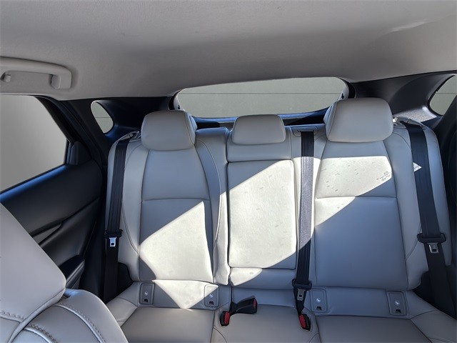 Mazda CX-30 Vehicle Full-screen Gallery Image 28