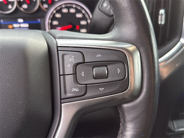 Chevrolet Silverado 1500 Vehicle Full-screen Gallery Image 19