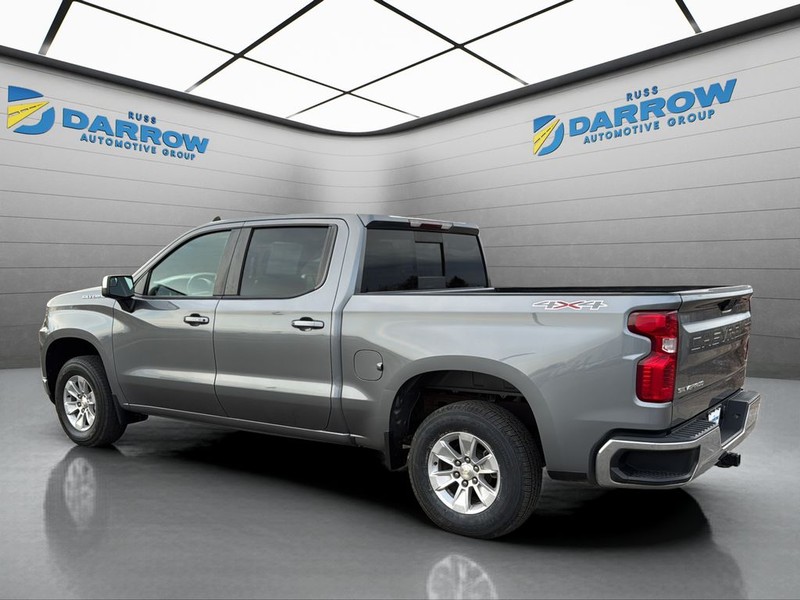 Chevrolet Silverado 1500 Vehicle Full-screen Gallery Image 3