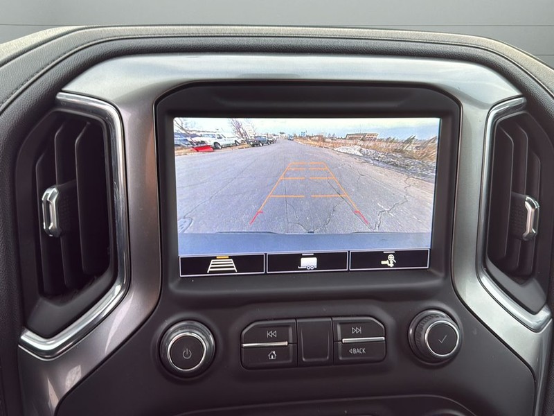 Chevrolet Silverado 1500 Vehicle Full-screen Gallery Image 22