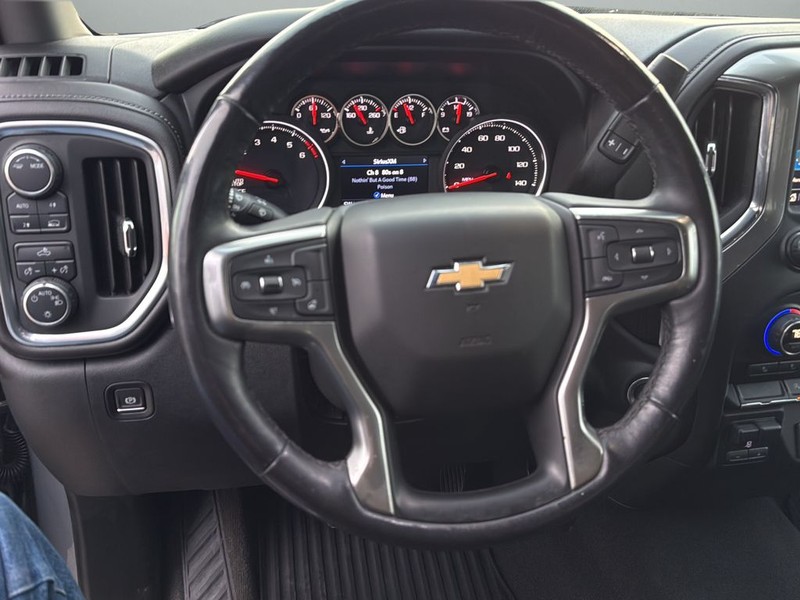 Chevrolet Silverado 1500 Vehicle Full-screen Gallery Image 25