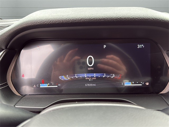 Jeep Grand Cherokee L Vehicle Full-screen Gallery Image 13