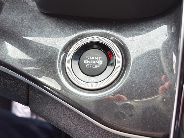 Jeep Grand Cherokee L Vehicle Full-screen Gallery Image 20