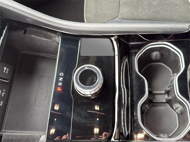 Jeep Grand Cherokee L Vehicle Full-screen Gallery Image 21