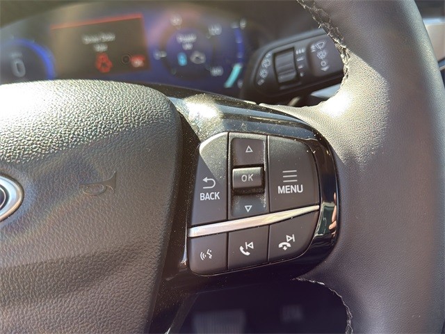 Ford Escape Vehicle Full-screen Gallery Image 20