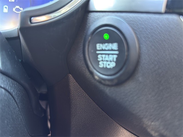 Ford Escape Vehicle Full-screen Gallery Image 21