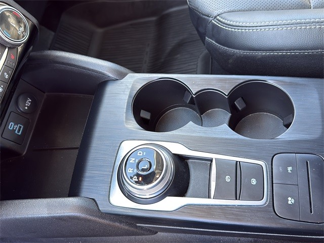 Ford Escape Vehicle Full-screen Gallery Image 22