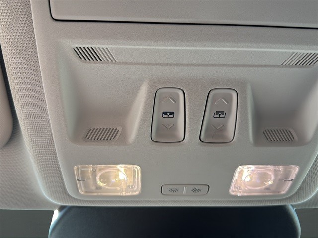 Ford Escape Vehicle Full-screen Gallery Image 25