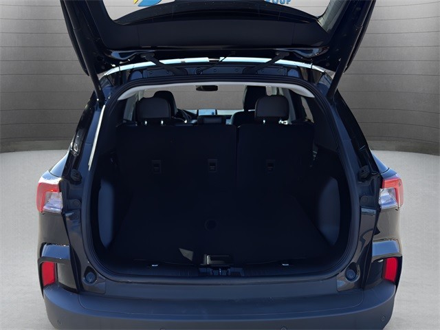 Ford Escape Vehicle Full-screen Gallery Image 26