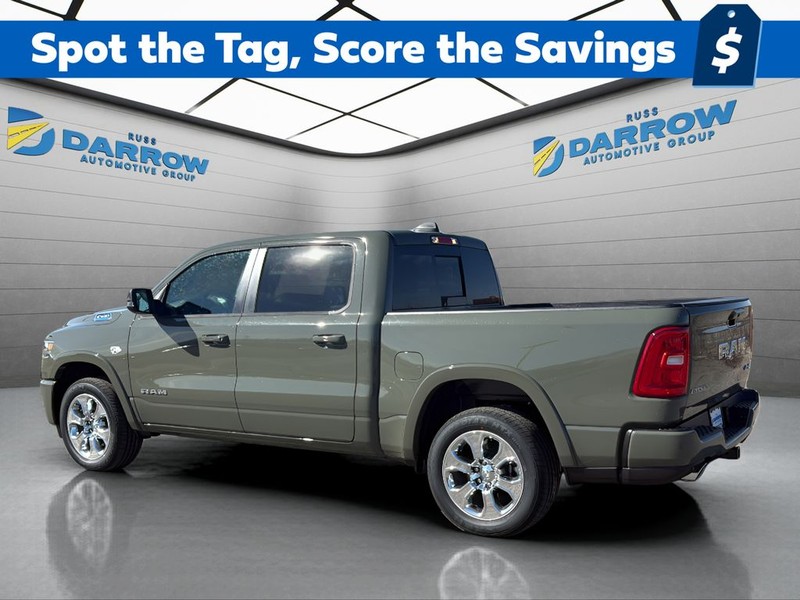 Ram 1500 Vehicle Full-screen Gallery Image 3