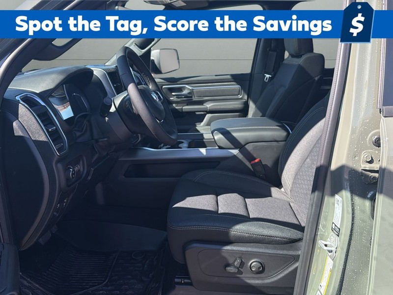 Ram 1500 Vehicle Full-screen Gallery Image 10