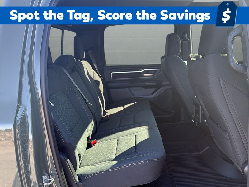 Ram 1500 Vehicle Full-screen Gallery Image 14