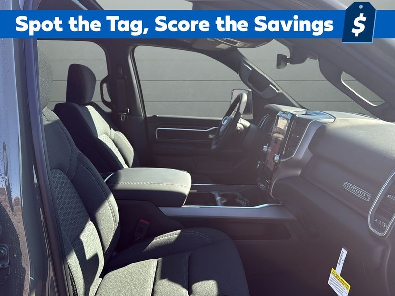 Ram 1500 Vehicle Full-screen Gallery Image 15