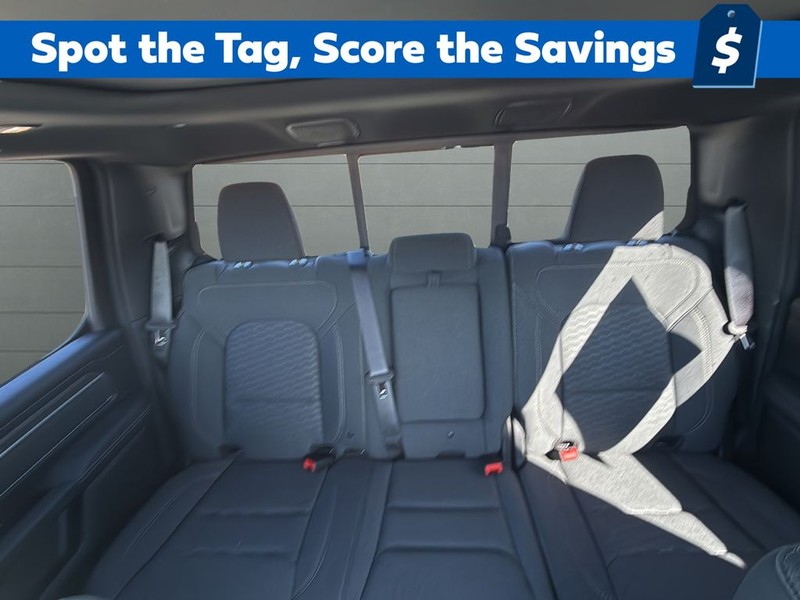 Ram 1500 Vehicle Full-screen Gallery Image 29