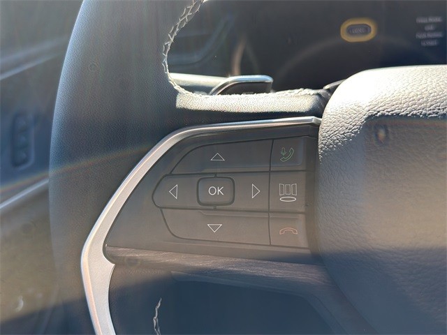 Jeep Grand Cherokee Vehicle Full-screen Gallery Image 9