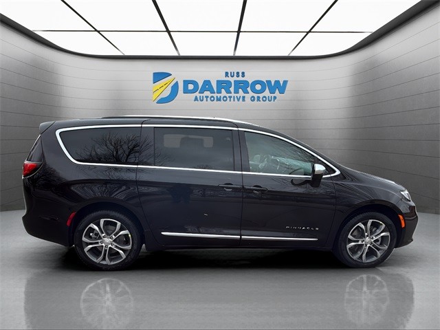 Chrysler Pacifica Vehicle Full-screen Gallery Image 5