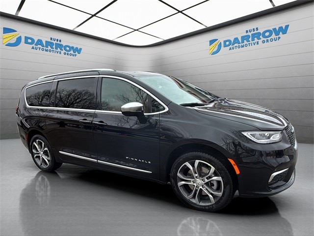 Chrysler Pacifica Vehicle Full-screen Gallery Image 6