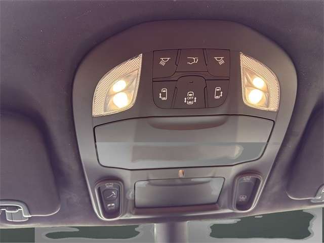 Chrysler Pacifica Vehicle Full-screen Gallery Image 22
